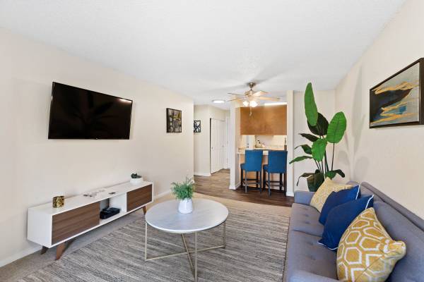 $1,708 / 1br - 680ft2 - Beautiful One-Bedroom in the Heart of it All! Tour Now! (Edmonds, Lynnwood, Shoreline, Ballinger)63786614119555124