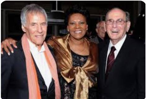 Buscando banda que ame y pueda tocar la música de Burt Bacharach (oeste de PA-NE OH)63661209808641123