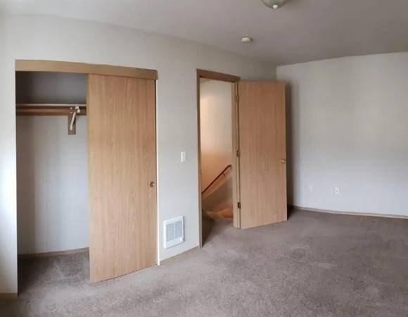$1,500 / 2br - In the Heart of Mall 205 + Easy Access to Freeways + Two Bed (East Portland)63867270323713121