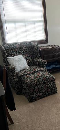 Henderdon Decorative Chair 1