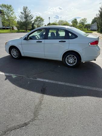 2009 Ford Focus 4 Dr Sedan - $5,000 (Laurel)63616225651843121