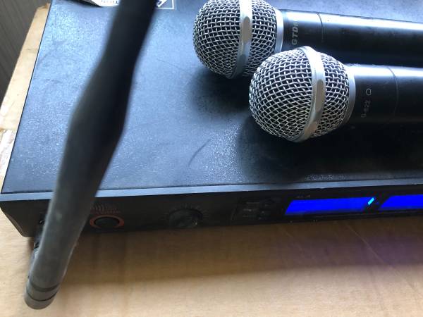 GTD Audio 2x100 Channel UHF Wireless Hand Held Microphone Mic System 1