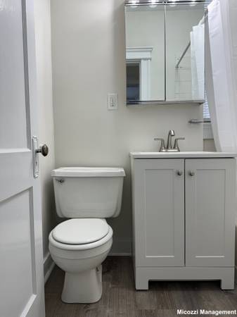 $2,195 / 1br - *SIN COMISIÓN* Ventanas abocinadas, lavavajillas, 3er piso, calefacción/agua caliente incluidos, 2 armarios *AHORA (Brighton)63699313960321123