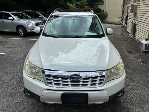 2011 SUBARU FORESTER LTD. 183K HYWY MILES. 4WD. 4CYLDR. PANO ROOF 1