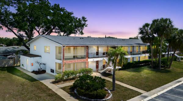 $2000.00 / 2br - 913ft2 - Ground Floor Unit - 2 Bed 1 Bath Condo 55+ Complex w/ Central AC63976136836099122