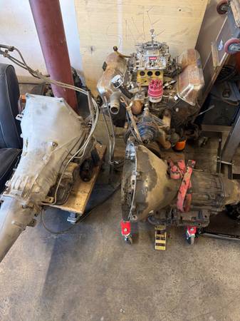 Ford 360/390 FE engine, transmission, parts 1