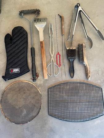 BBQ Grill utensils, scrapers/brushes, insulated mitt, grill grates... 1