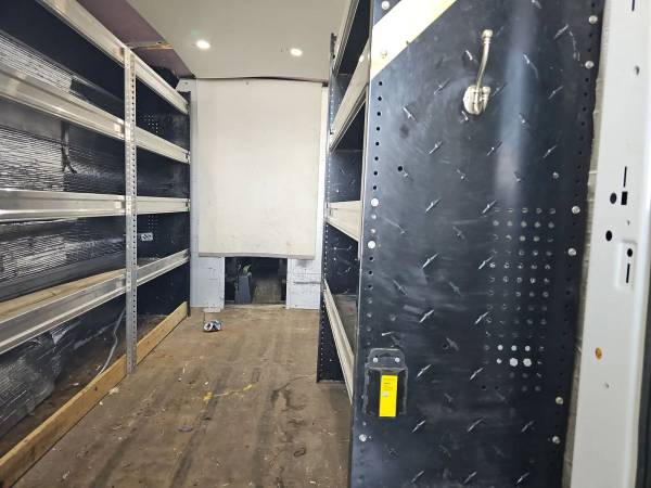2020 Ford Transit 250 - Photo 15