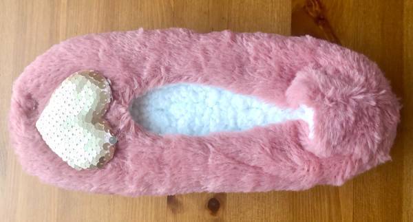 Cute Golden Heart Women’s Pink Slippers New One Size 6.5 7 7.5 - $20 (Financial District)62927920069891123