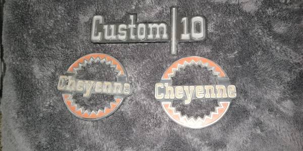 CHEVY BLAZER K5 CHEYENNE REAR EMBLEMS GM 1