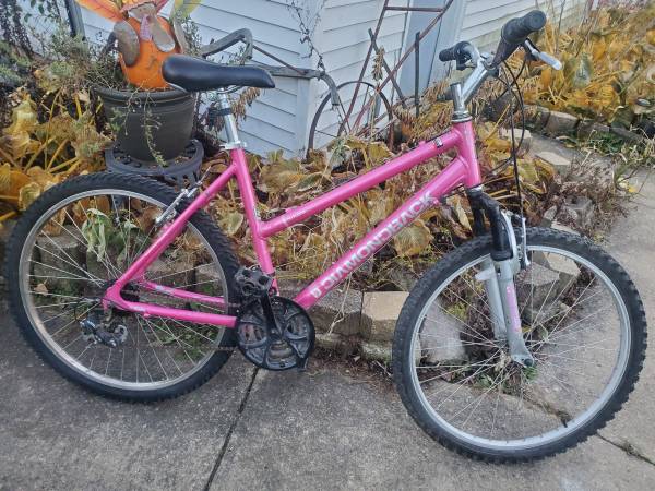 Diamond back 26 inch. 18 speed Aluminum frame 1