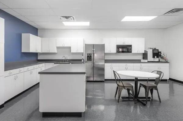 $410 Private Office Space - 1st Month Free! - 24/7 Access/ All Inclusive (Branson)63754857149569123