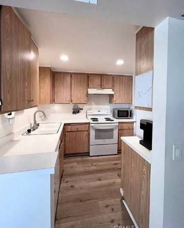 $565 Charming Bedroom with Modern Ensuite Style 🌼 (Concord)63806863334915121
