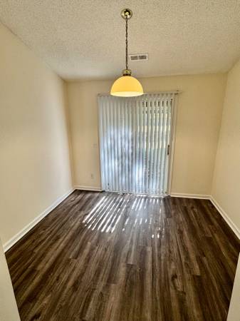 $1,400 / 3br - 1200ft2 - 3 Bedroom Duplex in Tower Village! Just off Firetower Road! (Greenville)63897186717826123