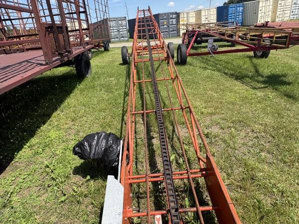 16' HAY ELEVATOR 1
