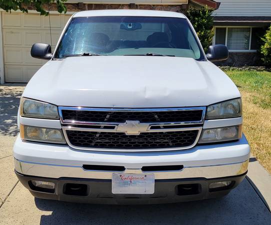 2006 Chevrolet Silverado 1500 Z71 4x4 Extended Cab - $6,50063619328443523123