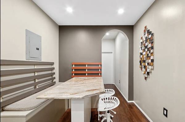 $2,295 / 1br - Commercial Prime Retail Sublet Space Available Washington Heights :557 (Washington Heights)63421100864897123