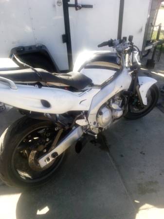 Yamaha R6 1