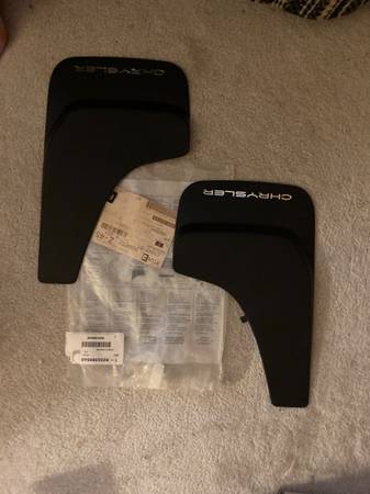 NEW! CHRYSLER MUD.FLAPS SPLASHGUARDS-COMPLETE WITH PLASTIC SCREWS 1