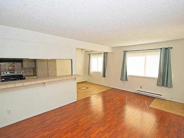 $720 / 2br - 882ft2 - Vivienda de 2 dormitorios recién pintada | ¡Vida acogedora y conexiones para lavadora/secadora! (Reno)63682237557761122