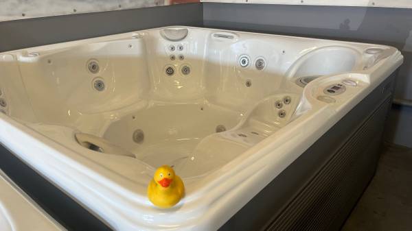 Caldera Palatino Spa Hot Tub on Sale Floor Model Save $ Large model 1