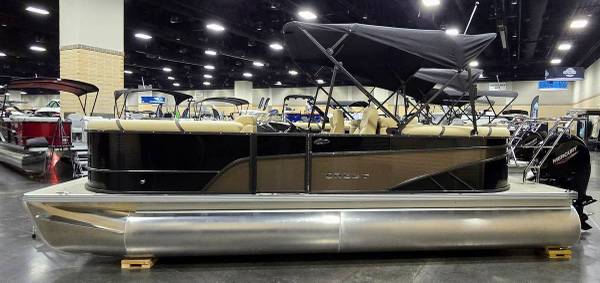 2024 Crest DLX 220 SLC Tritoon 1