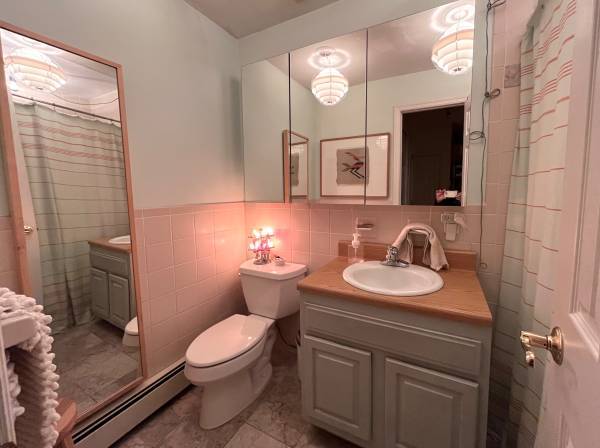 Habitación amueblada espaciosa de $530 y baño en residencia compartida (Boston)63614178618753123