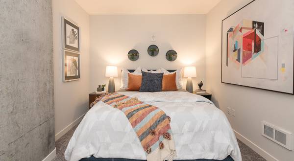 $2,692 / 2br - 881ft2 - 2 Bedroom, 2 Bath Available TODAY - 2 Months FREE If Applied By 8/30 (oakland lake merritt / grand)63797037369729124