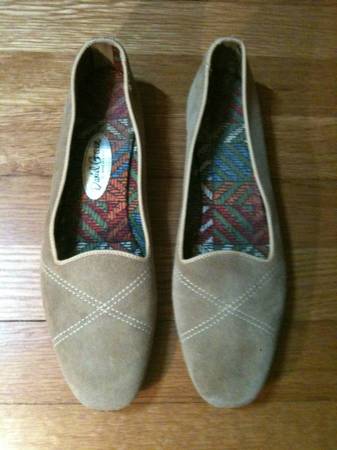 Daniel Green Women's Suede Flats 1