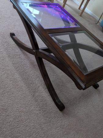 1 Coffee table & 2 end tables 1