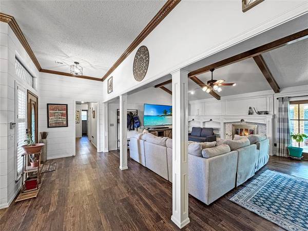 $329,900 / 4br - beautifully maintained 4 bedroom home!63670484167809122
