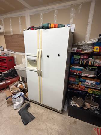 Refrigerator 1