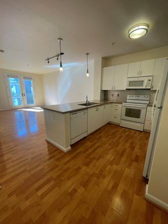 $2,257 / 1br - 776ft2 - Tour on Your Own Terms - Chat. Virtual. Associate-Guided. Apt 403 (oakland downtown)63847331142019120