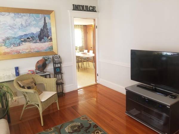 $1,200 / 3br - 110ft2 - Available NOW Davis Sq Join Us! Includes Everything + Furnished RM ((For Female Roommate Easy to Harvard.MIT, MGH, Tufts, Bosto)63996407469827124