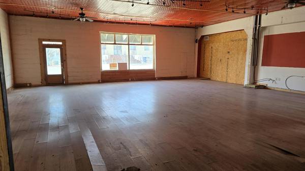 $310,000 / 8490ft2 - RETAIL COMMERCIAL BUILDING, WORKSHOP, AND YARD (Lovelock)63682219118595121