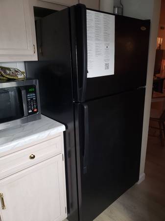 For trade: looking for white refrigerator 1