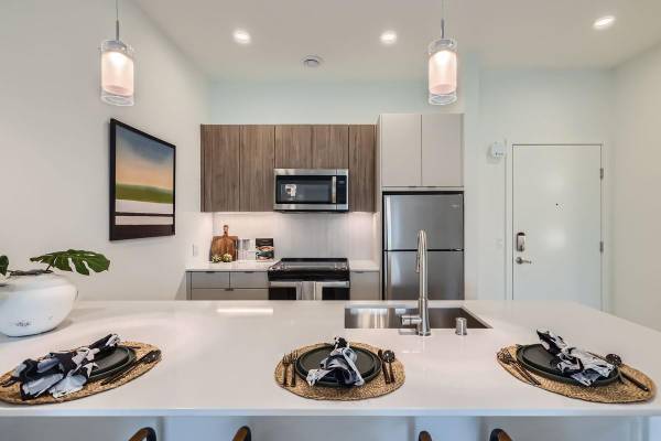 $2,217 / 1br - 739ft2 - Office Nooks, Stainless Steel Appliances, Air Conditioning (Lynnwood, WA)63808131041923123