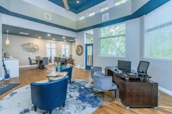 $2,130 / 2br - 925ft2 - Fácil acceso a autopistas, ubicado en Alexandria!, 2/BD 1/BA (4820 Kenmore Avenue, Alexandria, VA)63896154474754122