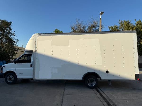 2016 Chevrolet 4500 cutaway 20 - Photo 7