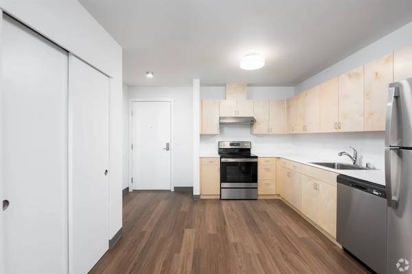 $2,030 / 2br - 720ft2 - Comfortable 2 bed, 1 bath for an amazing price! Stop by today! (Seattle)63934290589571120