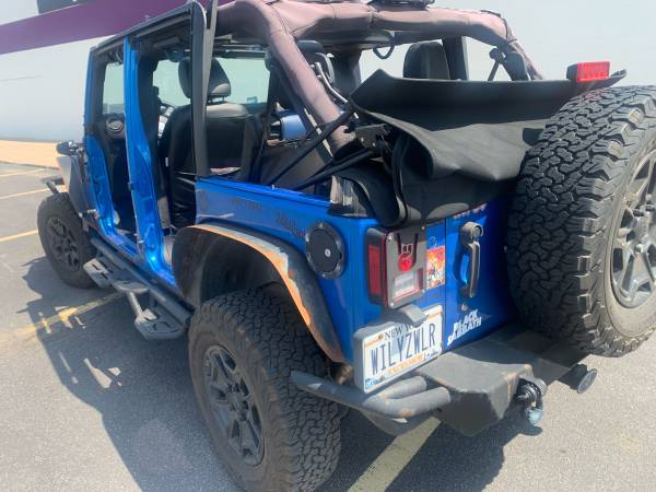 2015 Jeep Wrangler Willys 4 door MANY UPGRADES - $14,000 (Syracuse)63442707812609121
