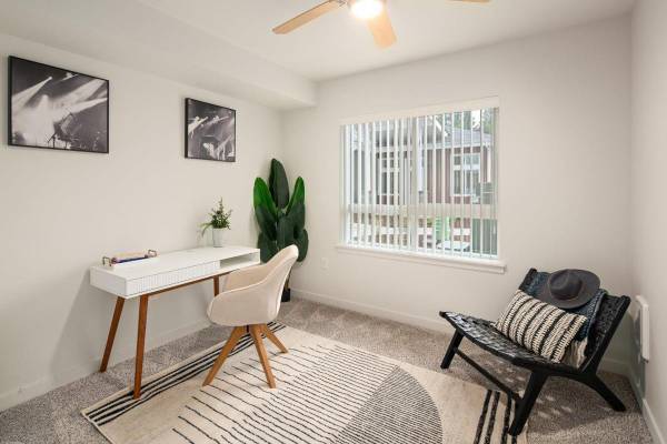 $1,975 / 2br - 871ft2 - Minutes from downtown, miles from ordinary+ 6 Weeks Free(limited Time)63948084775938123