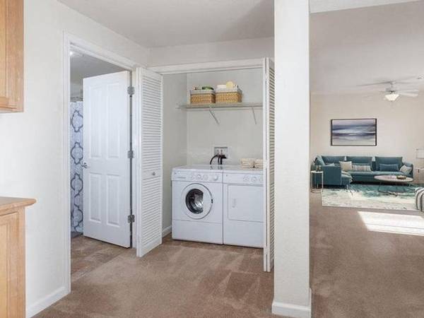 $2,895 / 2br - 1000ft2 - Modern Living with All the Perks  Views, Pool, Gym  More (danville / san ramon)63657982138369122