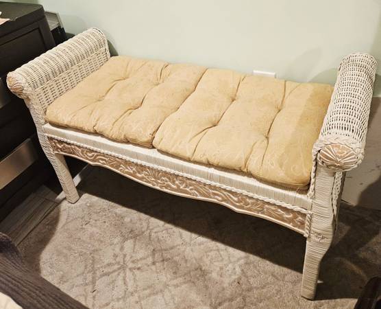 Pier 1 rattan wicker solid wood bench chaise bedroom stool country cottage 1
