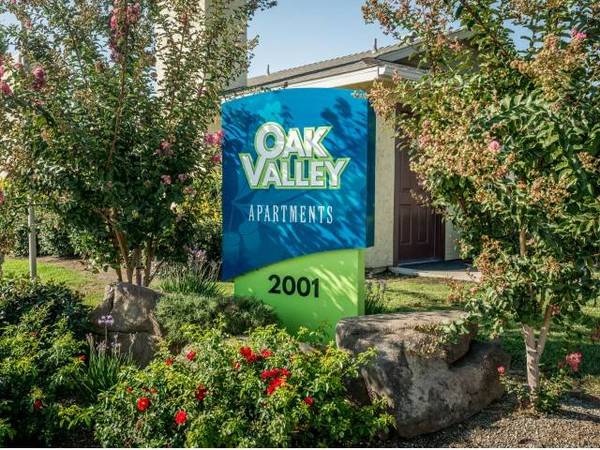 $1,825 / 3br - 1090ft2 - Just what you have been waiting for! (2001 E. Cross Ave Tulare CA)63809838054401122