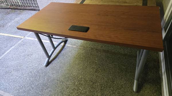 Height adjustable desk 1