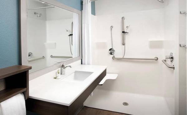 $483 / 1br - ¡Vida en estilo de apartamento sin compromiso! (2225 Point Blvd, Elgin, IL)63781350824579124