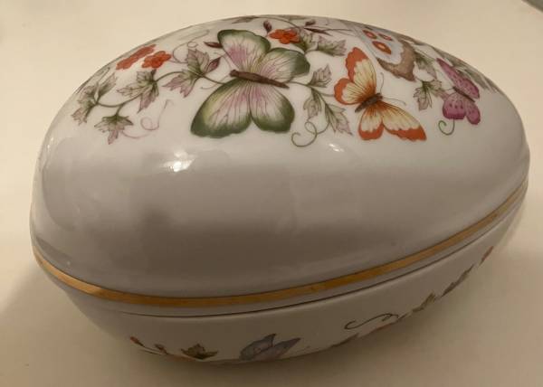 Porcelain Trinket Egg Dish 1