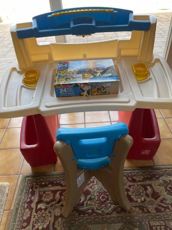 Like New- Step2 Desk w/light & chair 1
