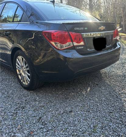 2011 Chevrolet Cruze Eco-4dr sedan- 97k mi - Manual Transmission - $5,000 (Vienna, VA)63616738711553121